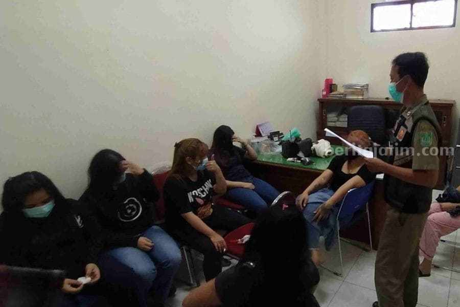 Jelang Ramadhan, Satpol PP Pasuruan Amankan 8 Wanita Penghibur di Tretes tretes