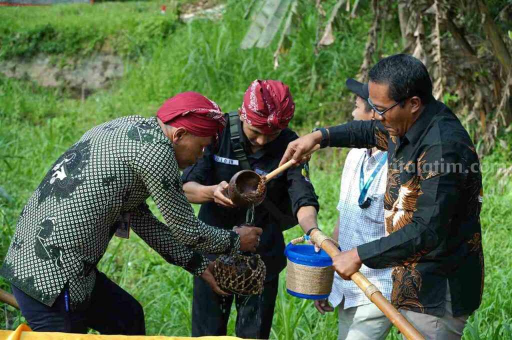 Makna Filosofi Niti Sowan Harinjing di Kabupaten Kediri