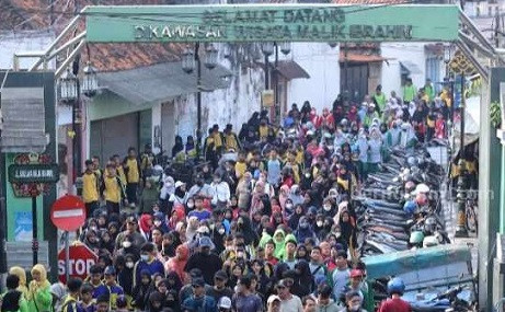 Ribuan Masyarakat Gresik Ikuti Jalan Sehat Sambil Kenalkan Wisata Heritage wisata gresik