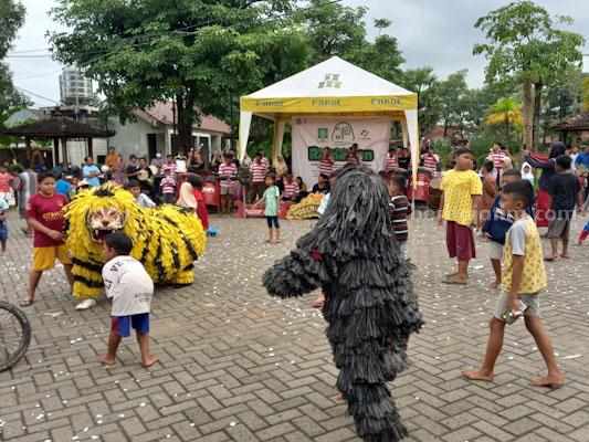 Ngabuburit Bareng ‘Poser Alam’ Sumenep di Gebyar Budaya Ramadhan Gebyar budaya Ramadhan di Taman Tajanara Sumenep (foto : Temmy/ beritajatim.com)