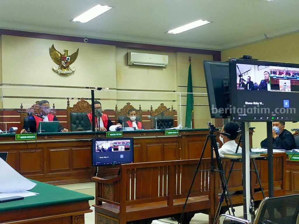 Sidang dengan Terdakwa Budi Setiawan Kepala Badan Perencanaan Pembangunan Daerah (Bappeda) Jatim periode 2017-2018.