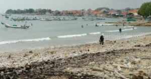 Pemkab Sampang Tiadakan Bantuan untuk Nelayan, Ini Alasannya Kampung nelayan di wilayah Kabupaten Sampang (Foto: Zamachsari/beritajatim.com)