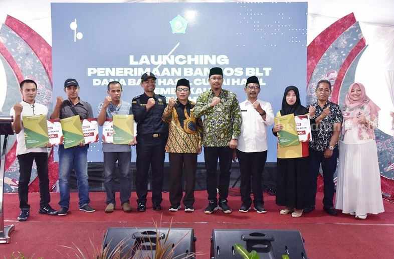 Gus Muhdlor Gelontor BLT untuk 3.383 buruh dari 53 pabrik rokok di Sidoarjo