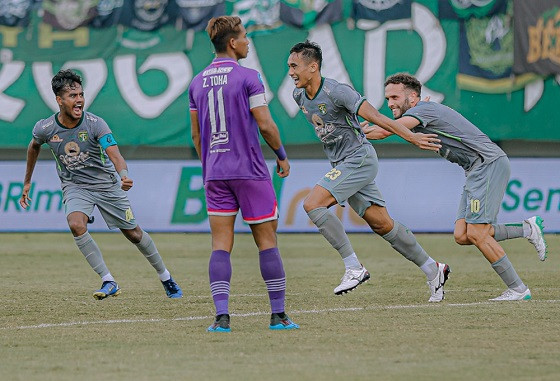 Persebaya Selalu Kalahkan 5 Klub Ini di Musim 2022/2023 Persebaya selalu memperoleh tiga poin saat berhadapan dengan Persita Tangerang pada musim ini. (Foto: Persebaya.id)
