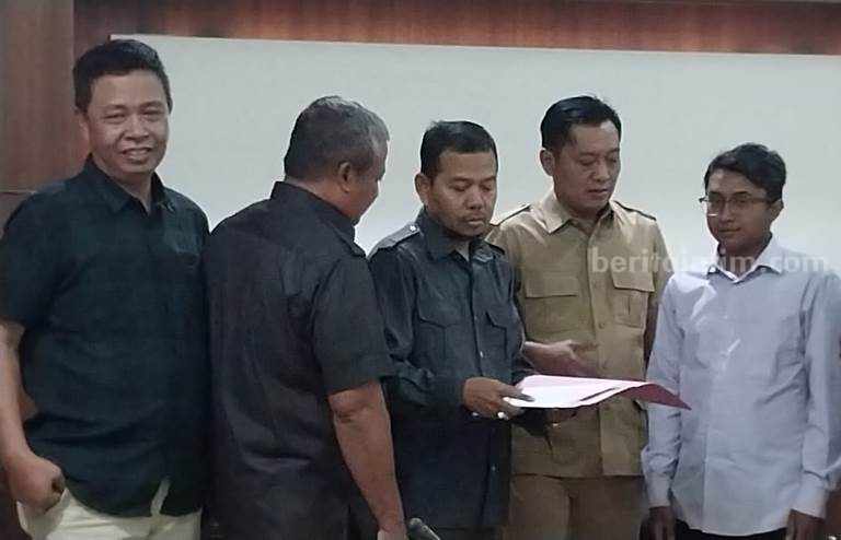 Aliansi BEM Desak DPRD Jember Sampaikan 4 Pesan ke Presiden dan Senayan