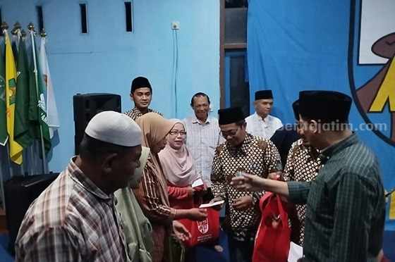 KNPI Kota Kediri Bagi Takjil, Santunan Anak Yatim dan Buka Bersama