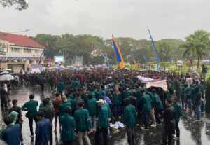 Demo mahasiswa di Malang tolak UU Ciptaker.