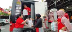 ABC Bagikan Belasan Ribu Masakan Rumahan di Surabaya, Sidoarjo, dan Pasuruan