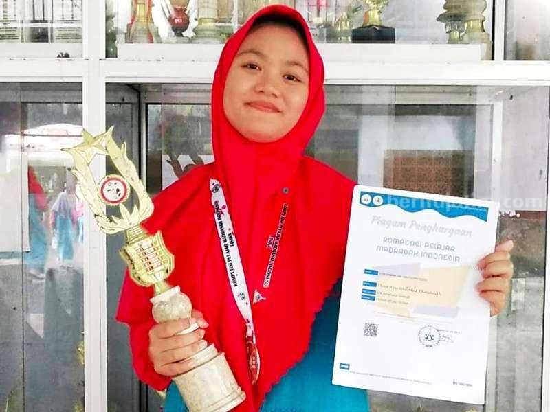 Diva Ayu Jadi Mahasiswi Termuda di Unesa Diva Ayu Lailatul Khasana