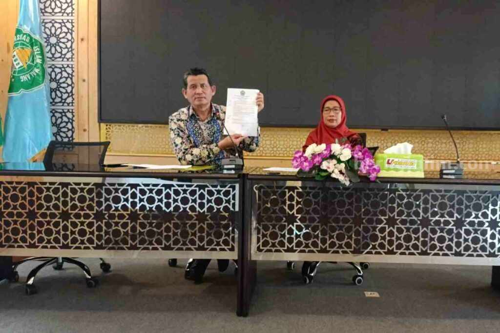 Penjelasan pihak Unisma tentang status Muhammad Zamzam Dafiq yang sudah di drop out (Foto: Afnani/beritajatim.com)