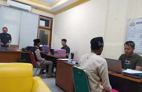 Polisi Bangkalan Sita 8 Mobil dan Sajam, Buntut Pembacokan Demo Pilkades pembacokan