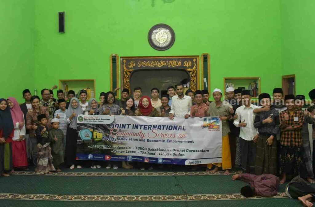 FEB Unisma Beri Wawasan Ekonomi pada Pesantren Nikmatul Iman