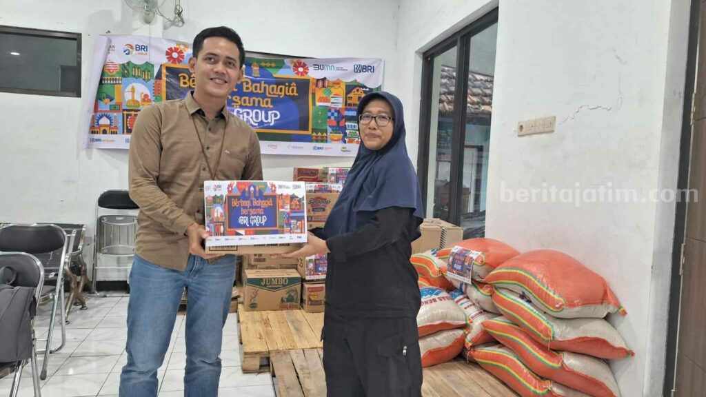 Berbagi Bahagia Bersama BRI', BRI Cabang Mojokerto di UPT Pesanggrahan PMKS Majapahit. [Foto : Misti/beritajatim.com]