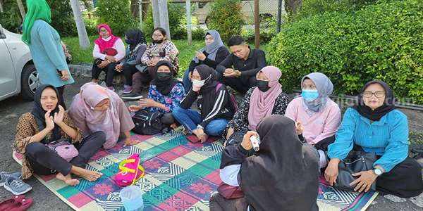 Unjuk rasa Karyawan di kantor PT Kasa Husada, Jalan Kalimas Barat Surabaya, hari ini