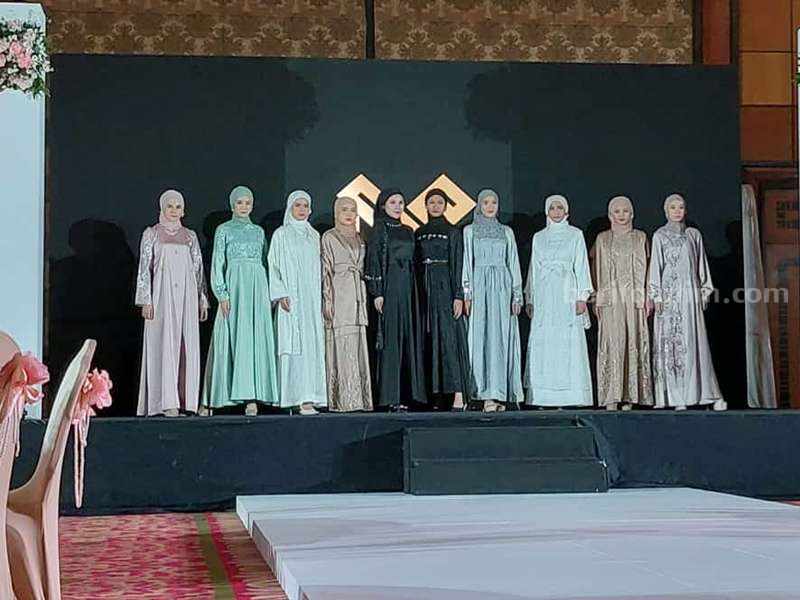 Busana Muslim Lebaran 2023, Bahan 3D Lace dan Payet Jadi Koleksi Baru Busana Muslim Lebaran 2023 oleh DS Modest