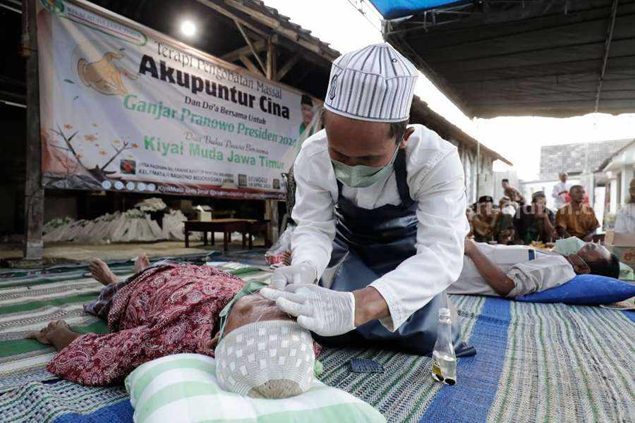 Kiai Muda Jatim Adakan Terapi Akupuntur Gratis di Bojonegoro Kiai Muda Jatim Gelar Terapi Akupuntur Gratis