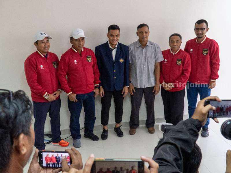 Sidang Skripsi, Punggawa Timnas Ini Dicecar Rektor Unesa hingga Zainudin Amali Rachmat Irianto usai menjalani sidang skripsi di Universitas Negeri Surabaya