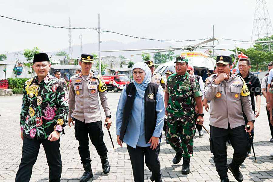 Khofifah saat meninjau lokasi wisata di Batu mengingatkan wisatawan tetap menjaga prokes untuk mencegah penularan Covid.