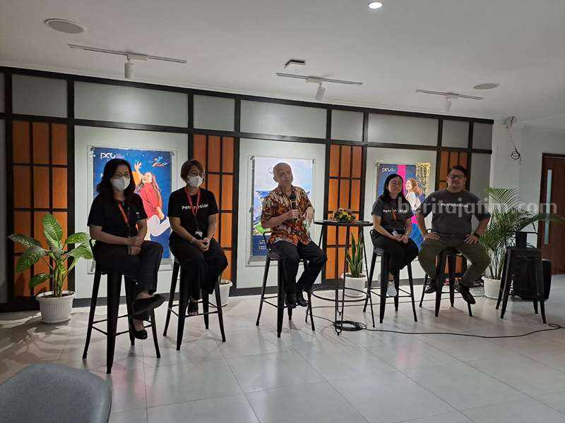4 Prodi UK Petra Surabaya Raih Akreditasi Internasional Rektor Prof Djwantoro Hardjito memaparkan capaian akreditasi internasional 4 prodi di UK Petra Surabaya