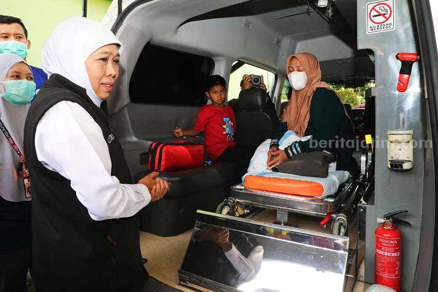 Khofifah menemui penyintas dari Sudan di Asrama Haji Sukolilo Surabaya
