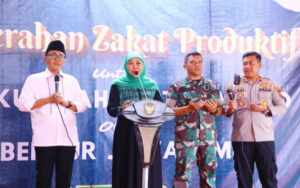 Bupati Pamekasan Harap Zakat Produktif Perlancar Pemasukan Pelaku Usaha foto beritajatim