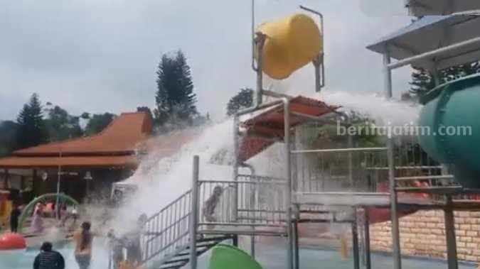Tarif Masuk Wisata Ubalan Waterpark Pacet Mojokerto Segera Turun Waterpark Pacet