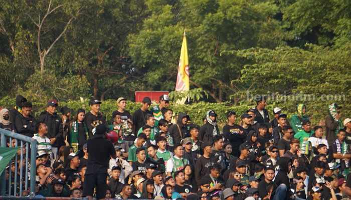 Bonek Dilarang Nonton ke Maguwoharjo, Ini Pesan Pelatih Persebaya Bonek Suporter Persebaya
