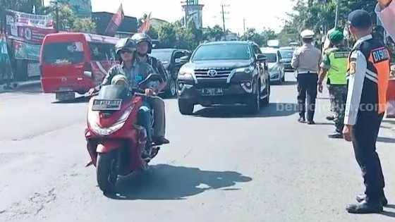 Kondisi arus lalu-lintas di Jalur By Pass depan Pos Sekar Putih, Mojokerto. [Foto : ist]