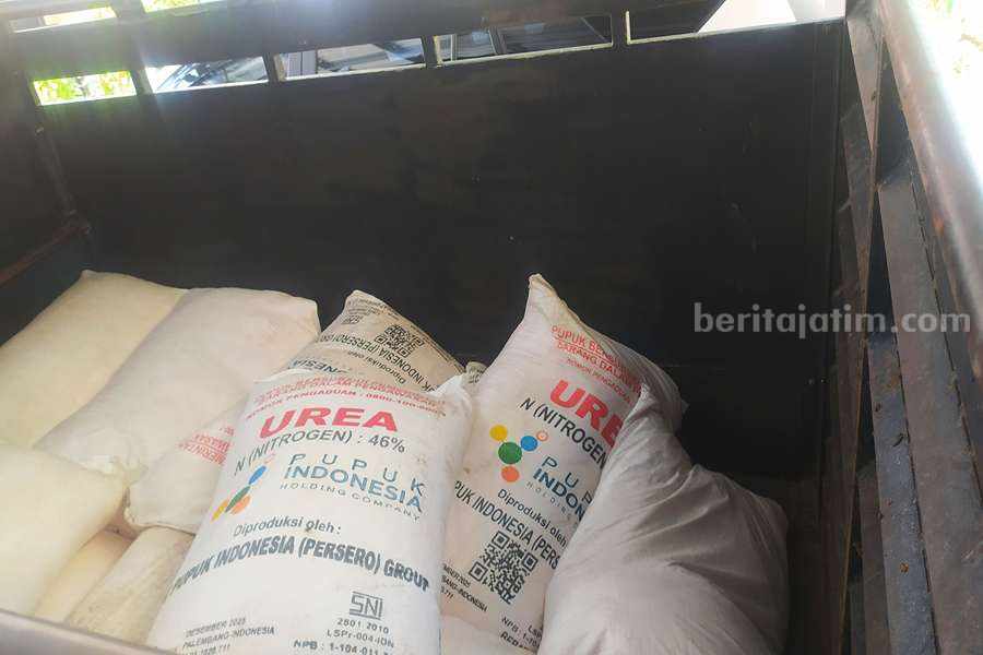 20 karung pupuk subsidi setelah diamankan di Mapolres Pasuruan.