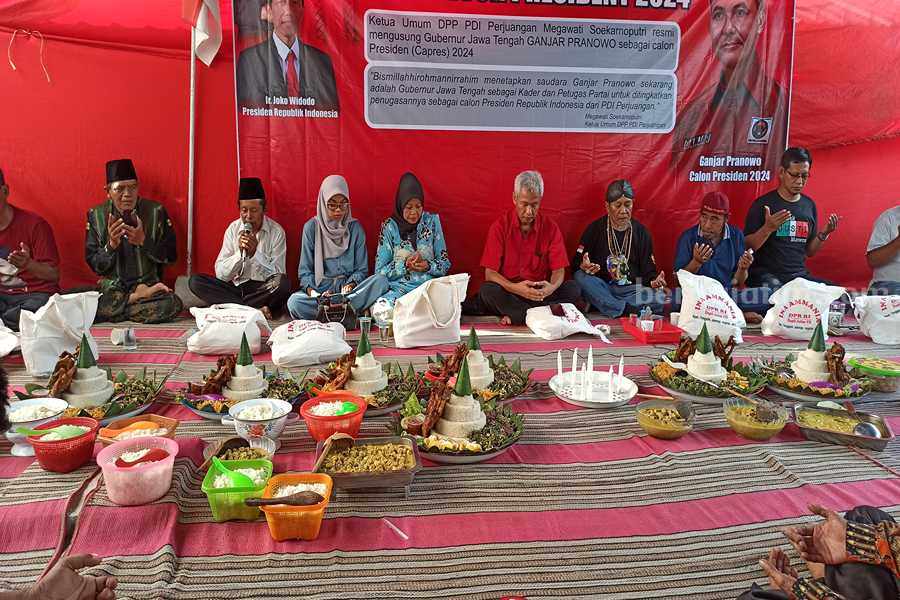 Sebanyak 7 tumpeng disiapkan untuk syukuran Ganjar Pranowo dapat rekom dari PDI Perjuangan. (Foto/Endra Dwiono/Beritajatim.com)