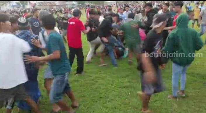 Mantan Kapten Persid Jember Dikeroyok Penonton dalam Pertandingan Tarkam