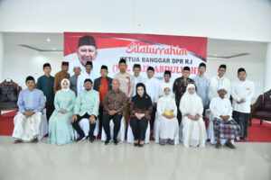 Said Abdullah: Dukung Pemberdayaan Ekonomi Umat Islam Dengan Penguatan Usaha Mikro dan Kecil MH Said Abdullah saat halal bihalal bersama ulama Sumenep