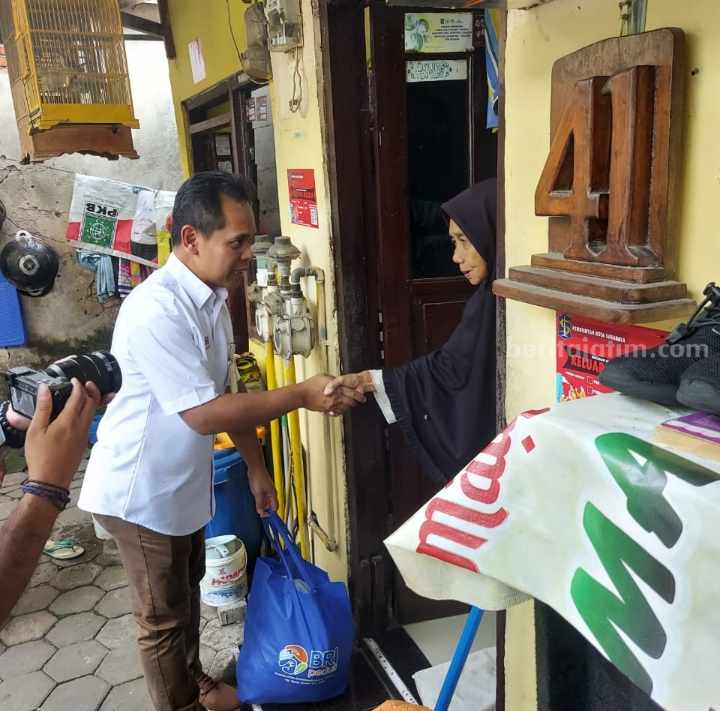 Manjakan Warga Kurang Mampu, BRI Bagikan Seribu Paket Sembako