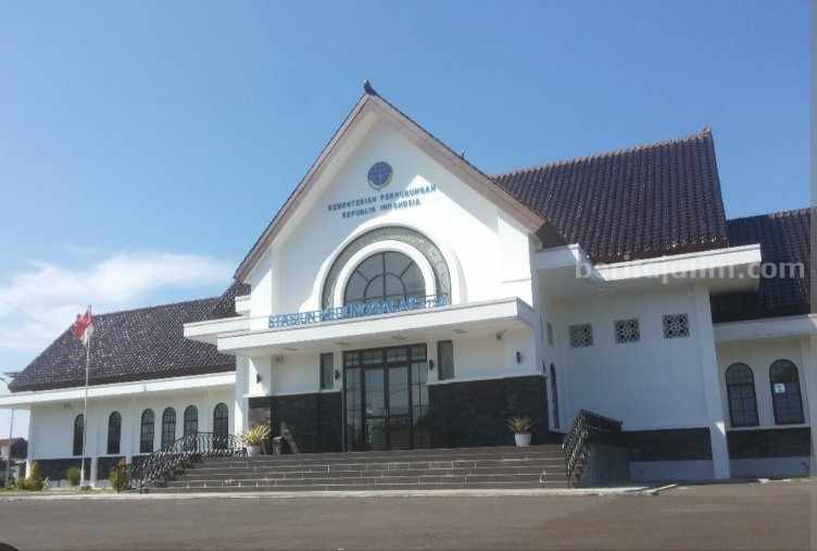 2 Penumpang KA Sancaka Diturunkan di Stasiun Kedunggalar Ngawi Stasiun Kedunggalar Kabupaten Ngawi