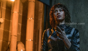 Sinopsis The Courier: Kisah Olga Kurylenko Sebagai Kurir yang Terseret Kasus Kejahatan Mafia Tangkapan layar film The Courier. (Sumber foto: IMDb.com)