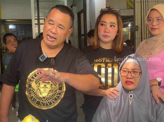 Ini Kata Hotman Paris Usai Dapat Aduan Ortu Santri Ngawi yang Meninggal Dianiaya Jumasri saat menemui Hotman Paris di Kopi Joni, Jakarta Pusat, Sabtu (15/4/2023)