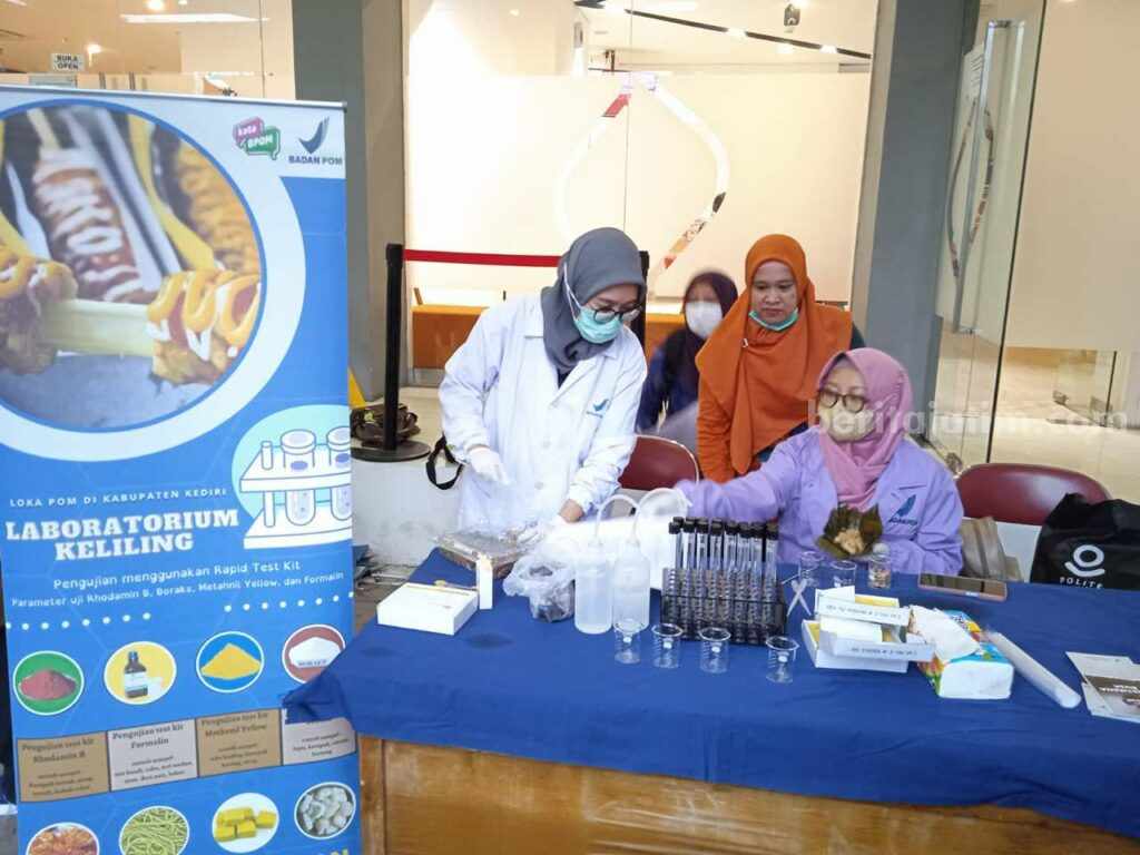 Sidak Takjil di Kediri, Tim Gabungan Pastikan Mamin Aman Dikonsumsi WhatsApp Image 2023-04-01 at 08.16.21 (1)_11zon