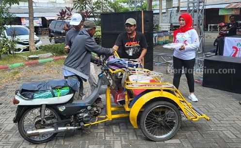 Tukang Becak di Jombang Sampaikan ‘Matur Suwun’ kepada PPMJ