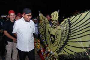 Rayakan Lebaran Ketupat, Sumenep Terbangkan Layangan LED layangan