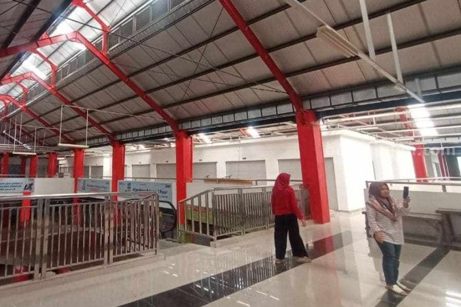 pasar legi blitar