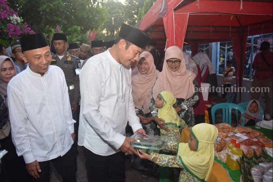 2.880 Paket Sembako Ludes di Pasar Murah Ramadhan Lamongan pasar murah ramadhan lamongan