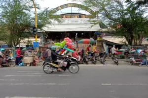 Pasar Srimangunan Sampang Mulai Diserbu Warga Pasar Srimangunan