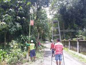Berkat Ramadhan Heppiii, 2 Desa di Kediri Bakal Terpasang 79 Lampu Baru Pemasangan lampu baru di salah satu desa di Kabupaten Kediri