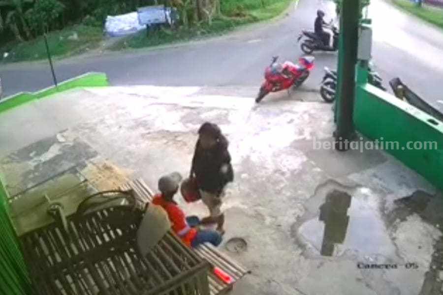Pemotor Pukul Polisi Cepek di Jalur Blitar-Tulungagung polisi cepek