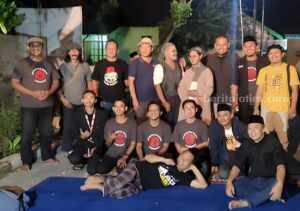 Komunitas Ginyo Lamongan bersama pegiat teater di Jombang