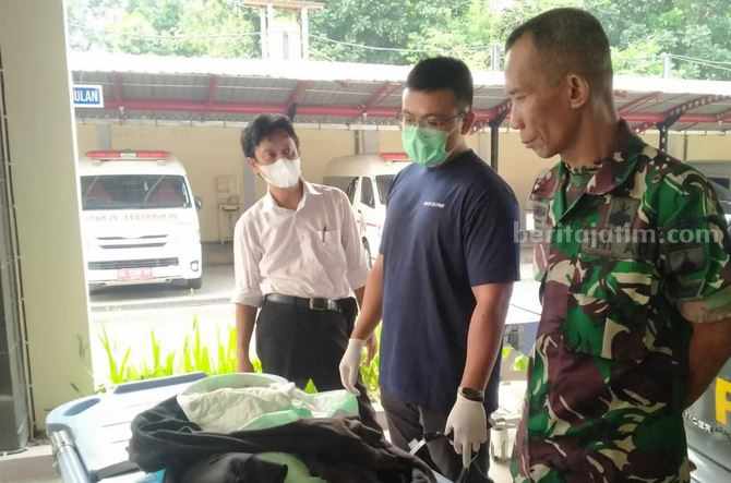 Lelah Melahirkan Sendirian, Tertidur, Ketika Bangun Bayi Sudah Meninggal Polres Blitar Kota selidiki penemuan mayat bayi di dalam kamar kos.