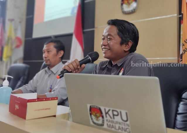 KPU Kabupaten Malang Maksimalkan Medsos Gaet Pemilih Pemula Komisioner KPU Kabupaten Malang, Marhaendra Pramudya Mahardika, Senin (8/5/2024).