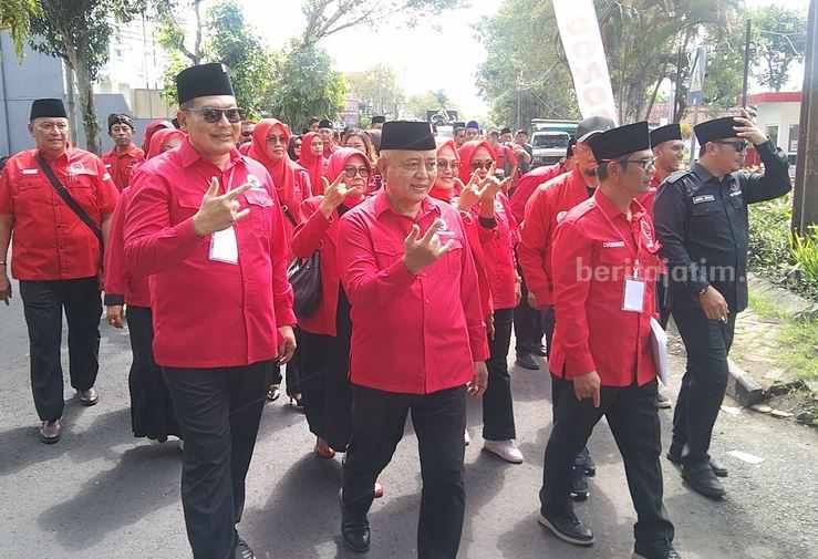 Bupati dan Wakil Bupati Malang antar Bacaleg PDIP daftar ke KPU Kabupaten Malang, Kamis (11/5/2023).