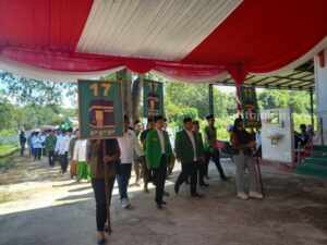 PPP Sumenep Daftar Bacaleg, Awali Ziarah ke Asta Tinggi DPC PPP sumenep saat mendaftarkan bacaleg ke KPU setempat (foto : Temmy/ beritajatim.com)