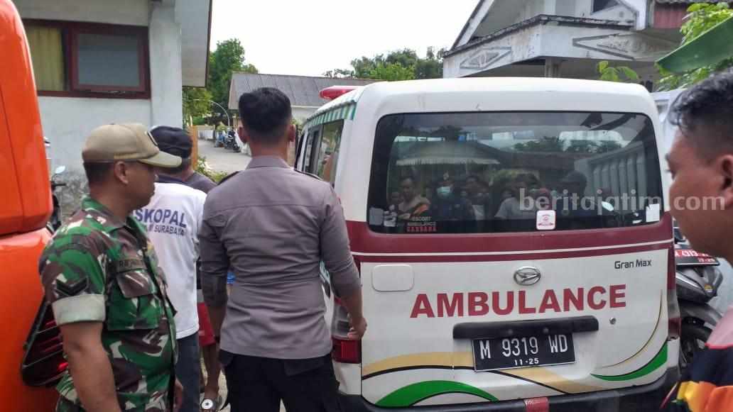 Evakuasi mayat perempuan ditemukan di pinggir laut
